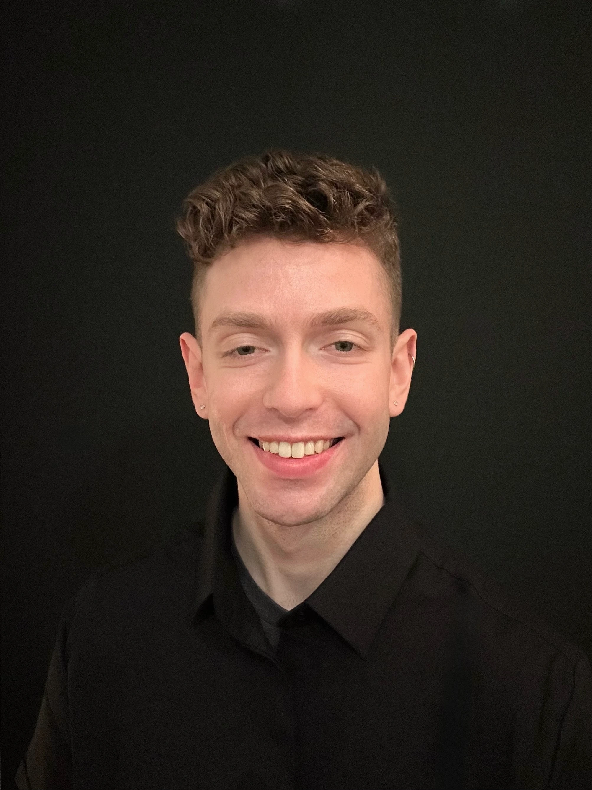 Evan Lindsay headshot